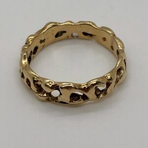 Elegant 14 Kt Gold Band Ring